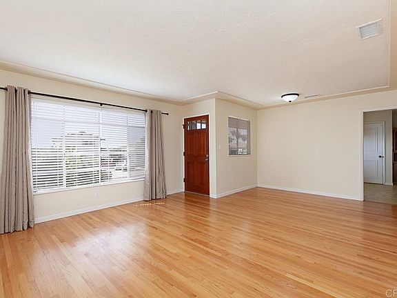 3rd image of 775 Dennis Ave