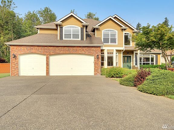 3rd image of 8208 204th Avenue Ct E