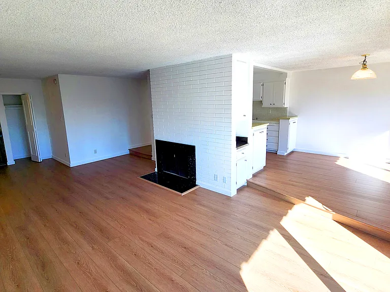 1246 Brockton Ave #5 — Photo 12