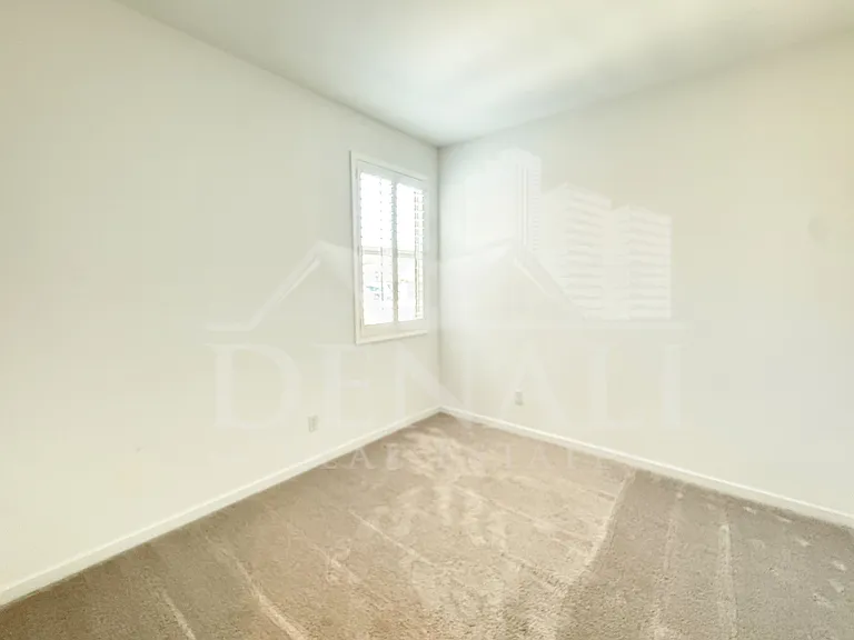 4373 W Allen St — Photo 13