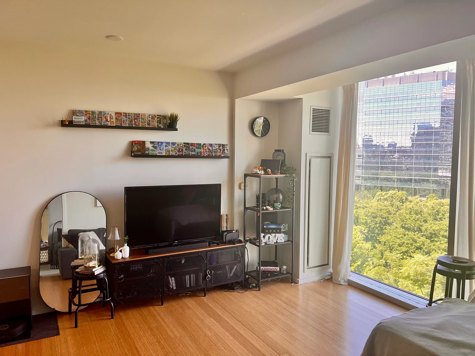 2 bed, 911 sqft, $3,650 — Photo 4