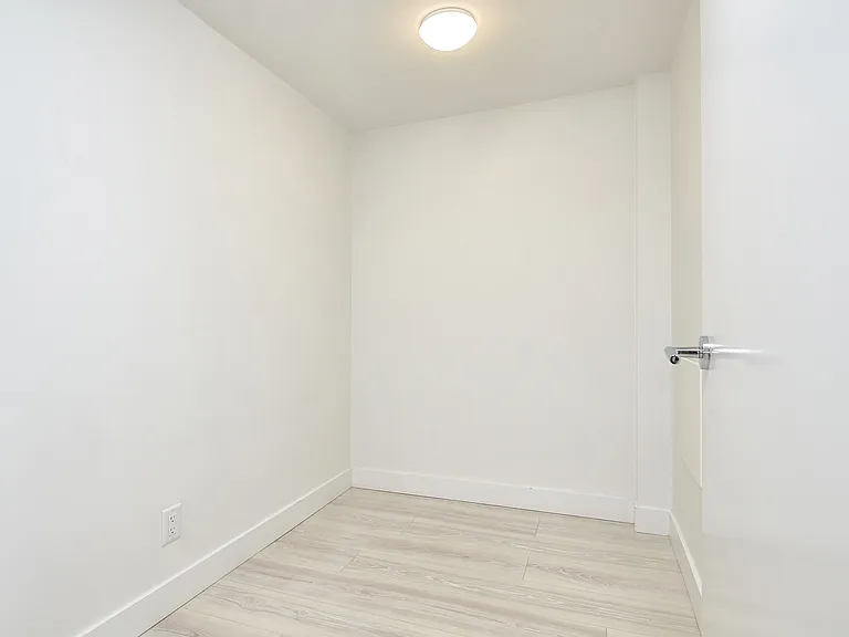 1133 Hornby St #1501 — Photo 14