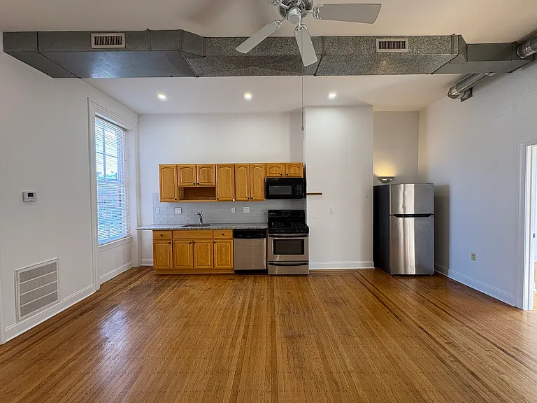 329 S 17th St #2 — Photo 9