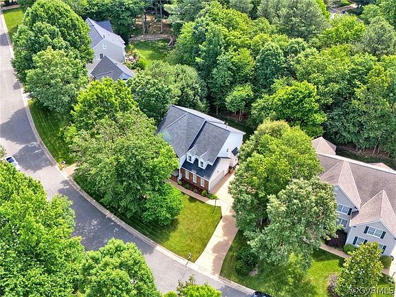 4th image of 9522 Stone Spring Dr