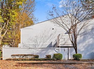 6923 Stonington Ln, Charlotte, NC 28227