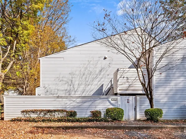 6923 Stonington Ln, Charlotte, NC 28227