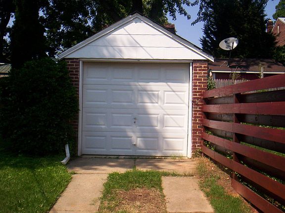 Detached Garage / Workshop
