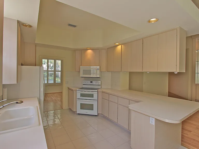 160 Lost Bridge Dr — Photo 10