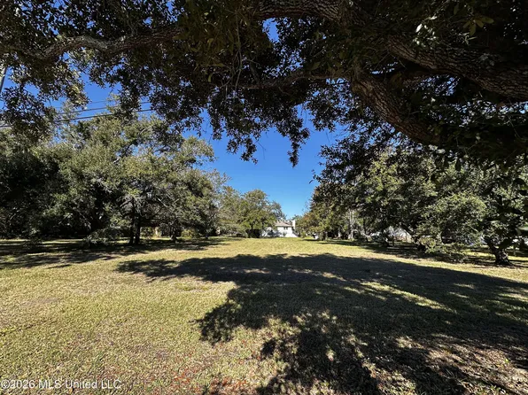 4307 Washington Ave, Pascagoula, MS 39581