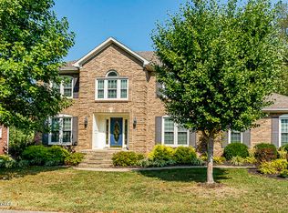 602 Foxgate Rd, Louisville, KY 40223