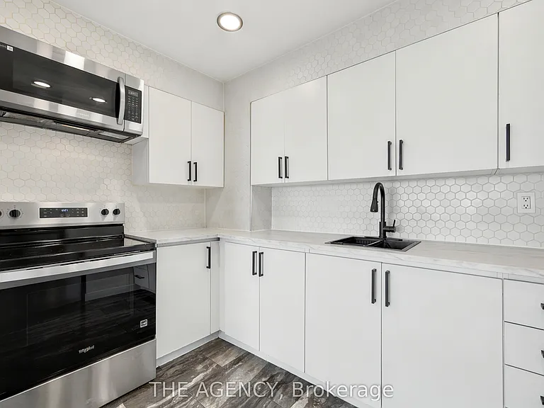 2350 Dundas St W #2911A — Photo 8
