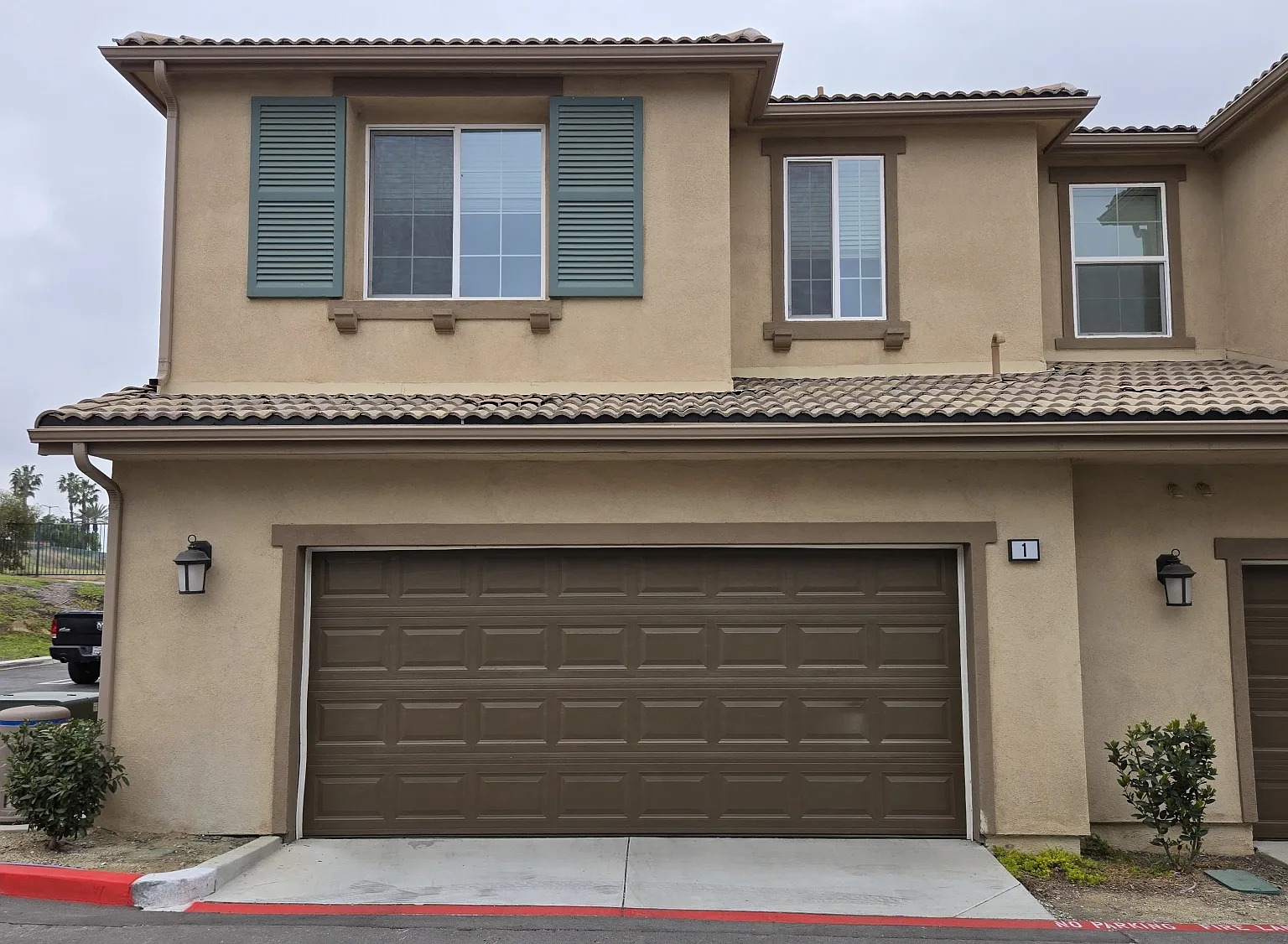 3 bed, 3.5 bath, 1973 sqft, $3,000 — Photo 2