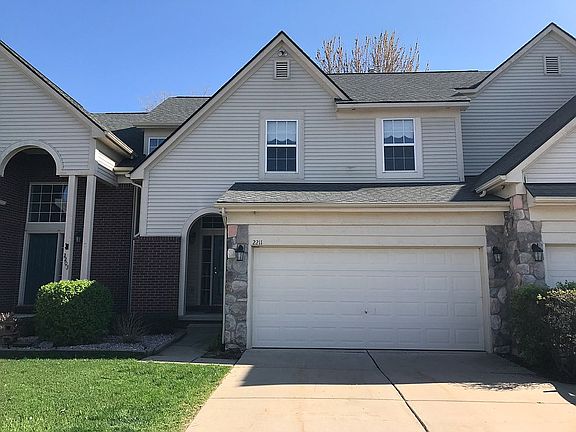 2nd image of 2211 Preserve Cir E