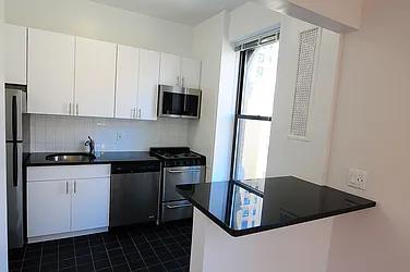 Rented by Metropolis Real Estate of Manhattan