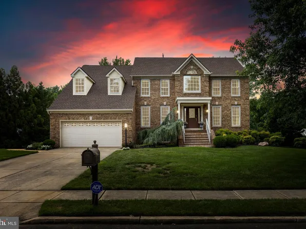 154 Preakness Dr, Mount Laurel, NJ 08054