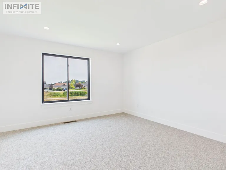 374 Cushing Ln — Photo 25