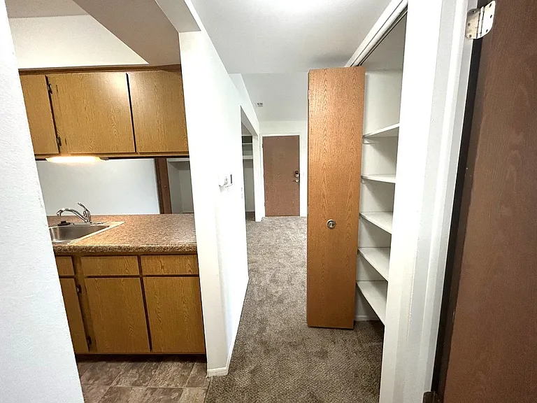 Charter Oaks Apartments — Photo 147