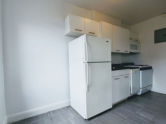 5th image of 39-11 62nd St #42