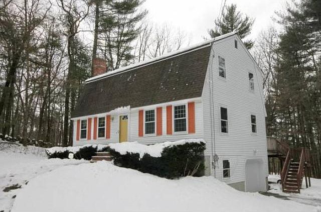 1st image of 3 Bunker Hill Dr