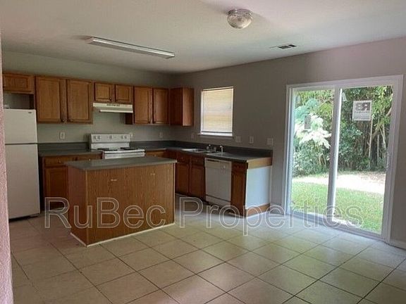 2nd image of 1401 Jordans Pond Ln