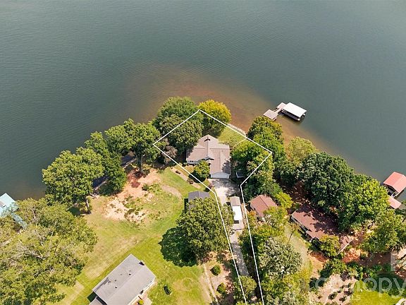 3rd image of 9109 Clement Cir