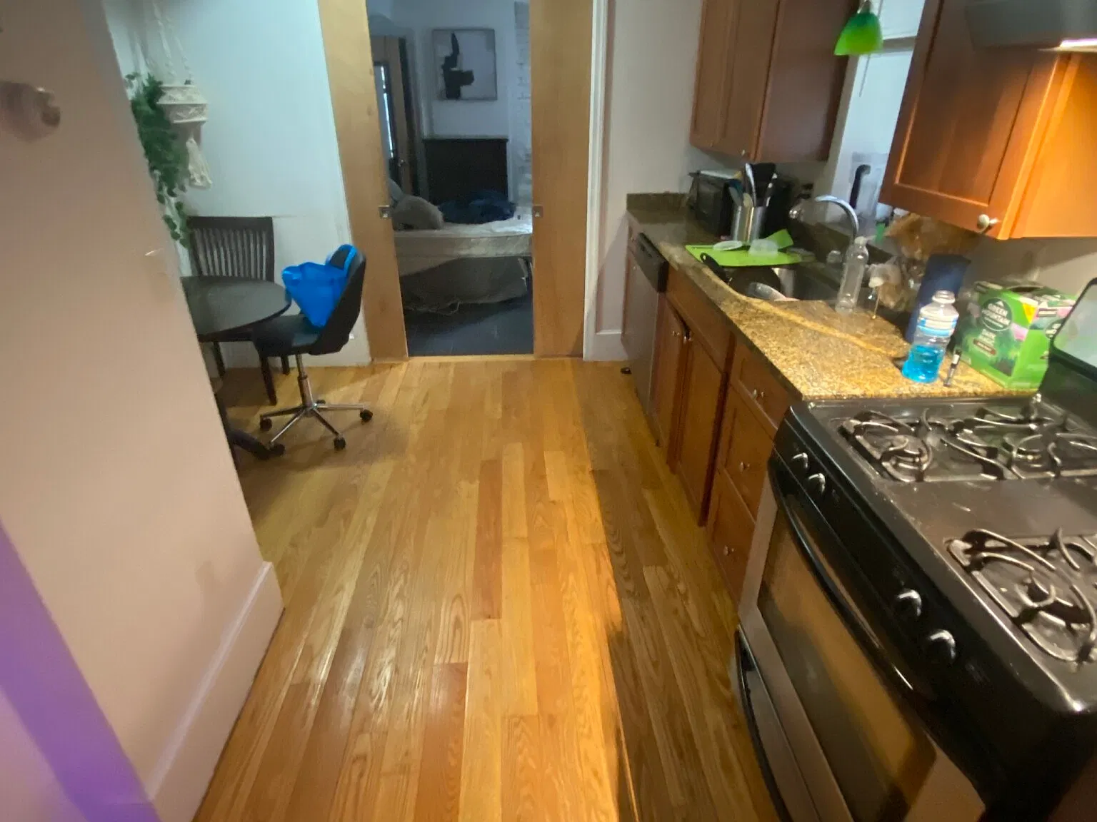 3 bed, 818 sqft, $4,300 — Photo 3