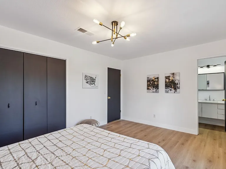929 Moffat Dr — Photo 15
