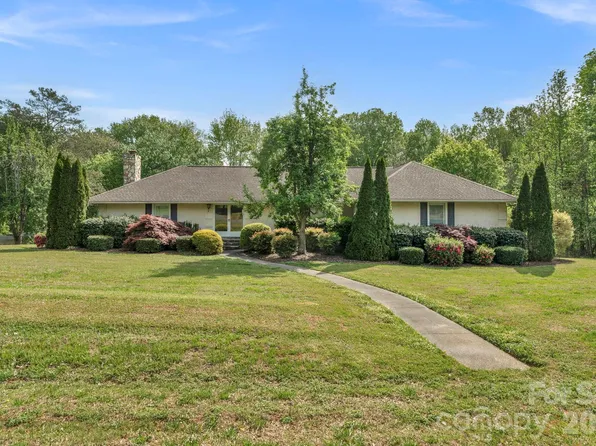 15015 Pawnee Trl, Matthews, NC 28104