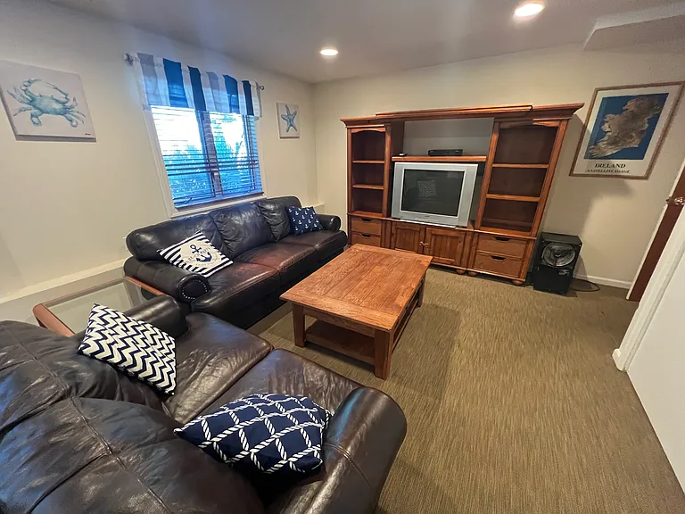 71 Garden City Ave — Photo 10