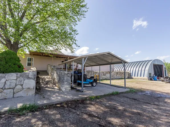 15725 Settlers Rd, Wamego, KS 66547