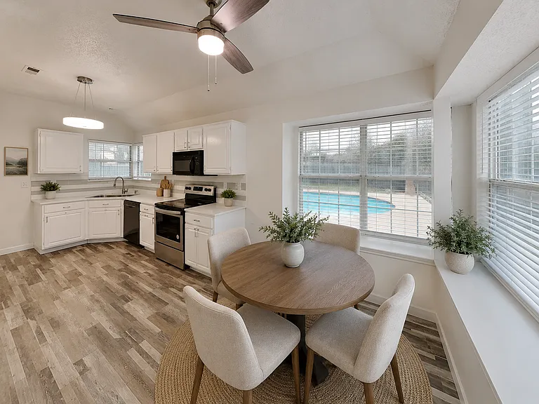 2829 Salado Trl — Photo 21
