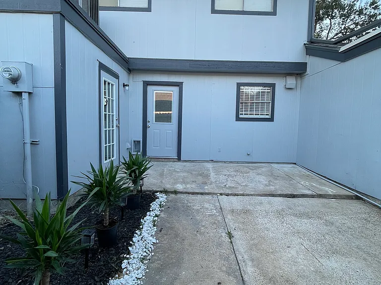 5825 Village Forest Ct — Photo 6