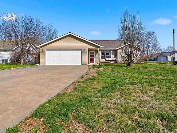 2nd image of 200 Northfield Rd