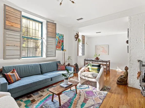 320 Washington Ave APT 1E, Brooklyn, NY 11205