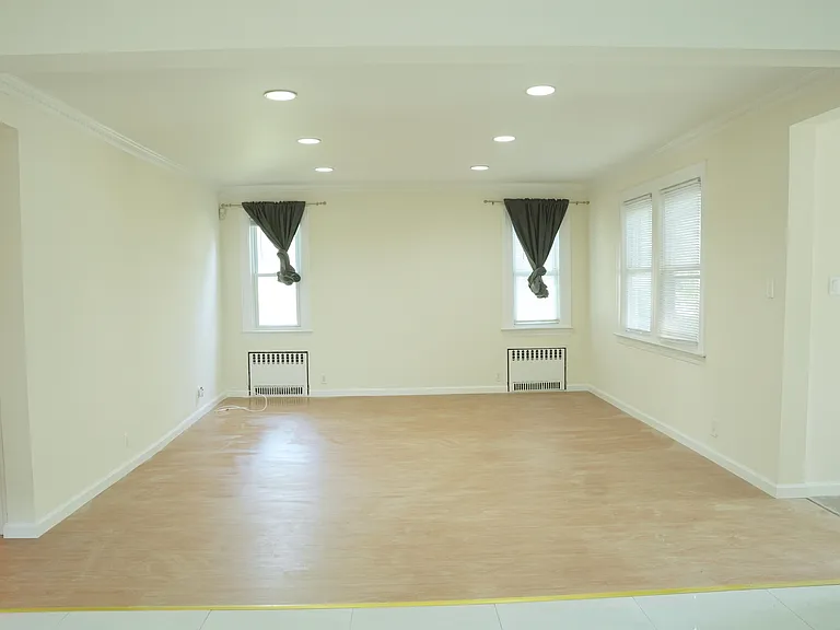 72 Berkshire Rd — Photo 2