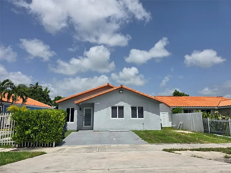 20950 SW 119th Ct — Photo 2