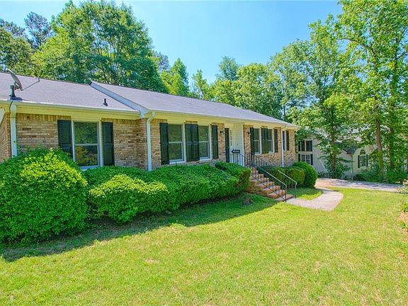 2nd image of 8603 Creekview Ct