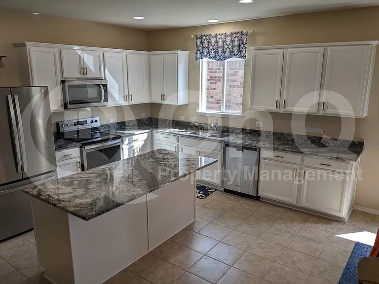 2213 Heaton St — Photo 8