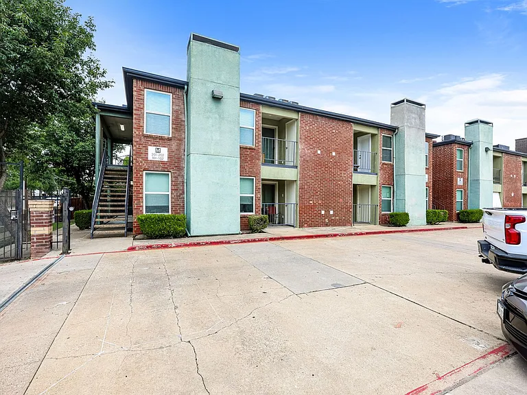 Monarch Place — Photo 28