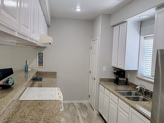 4th image of 126 E Hibiscus St #C