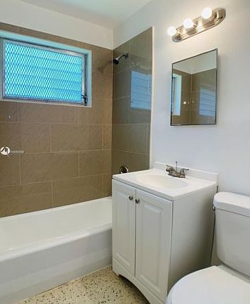 5th image of 9050 NE 8th Ave APT 10