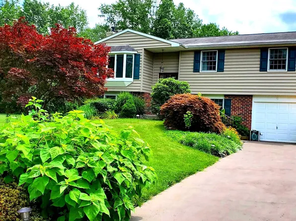 310 Logan Dr, Hatfield, PA 19440