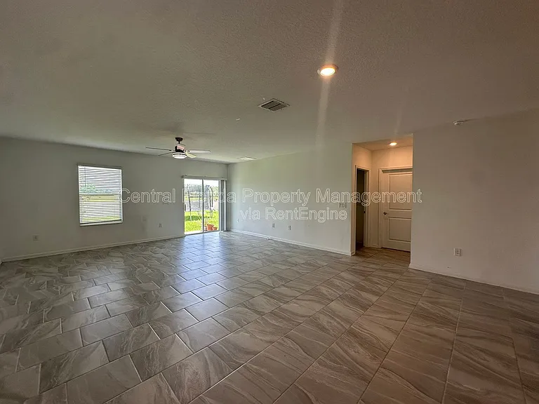 373 Pineywoods St — Photo 10