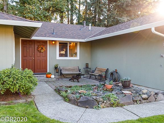 2nd image of 14437 SE Hillgrove Ct