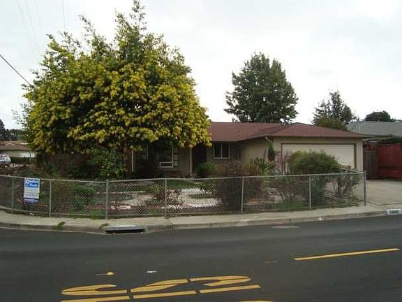 2nd image of 2306 Shawn Dr