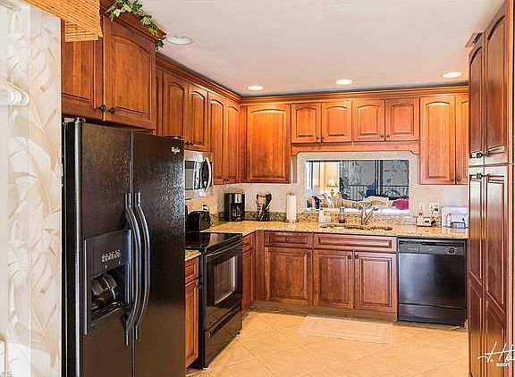 2nd image of 15444 Admiralty Cir APT 8