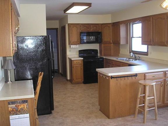 5th image of 717 Ashley Ln
