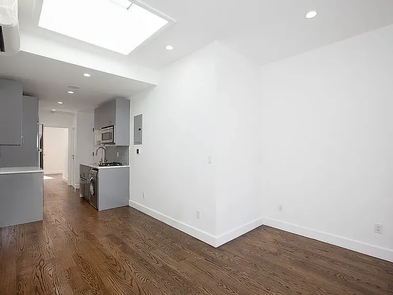 194 1st Ave #7 — Photo 1