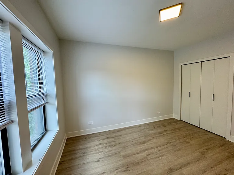 1635 W Cornelia Ave #2 — Photo 15