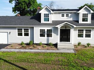 12 Kuebler St, Blue Point, NY 11715